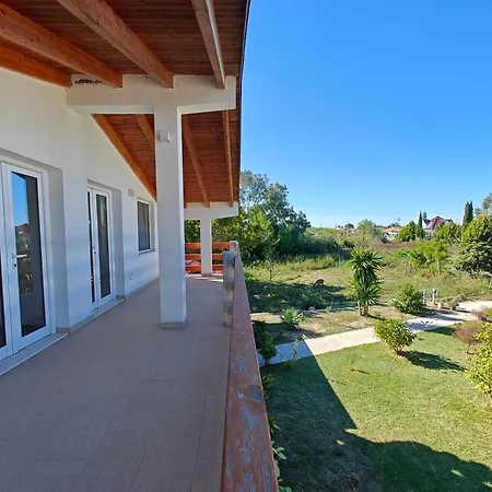 Pensionat Village Near The Fier